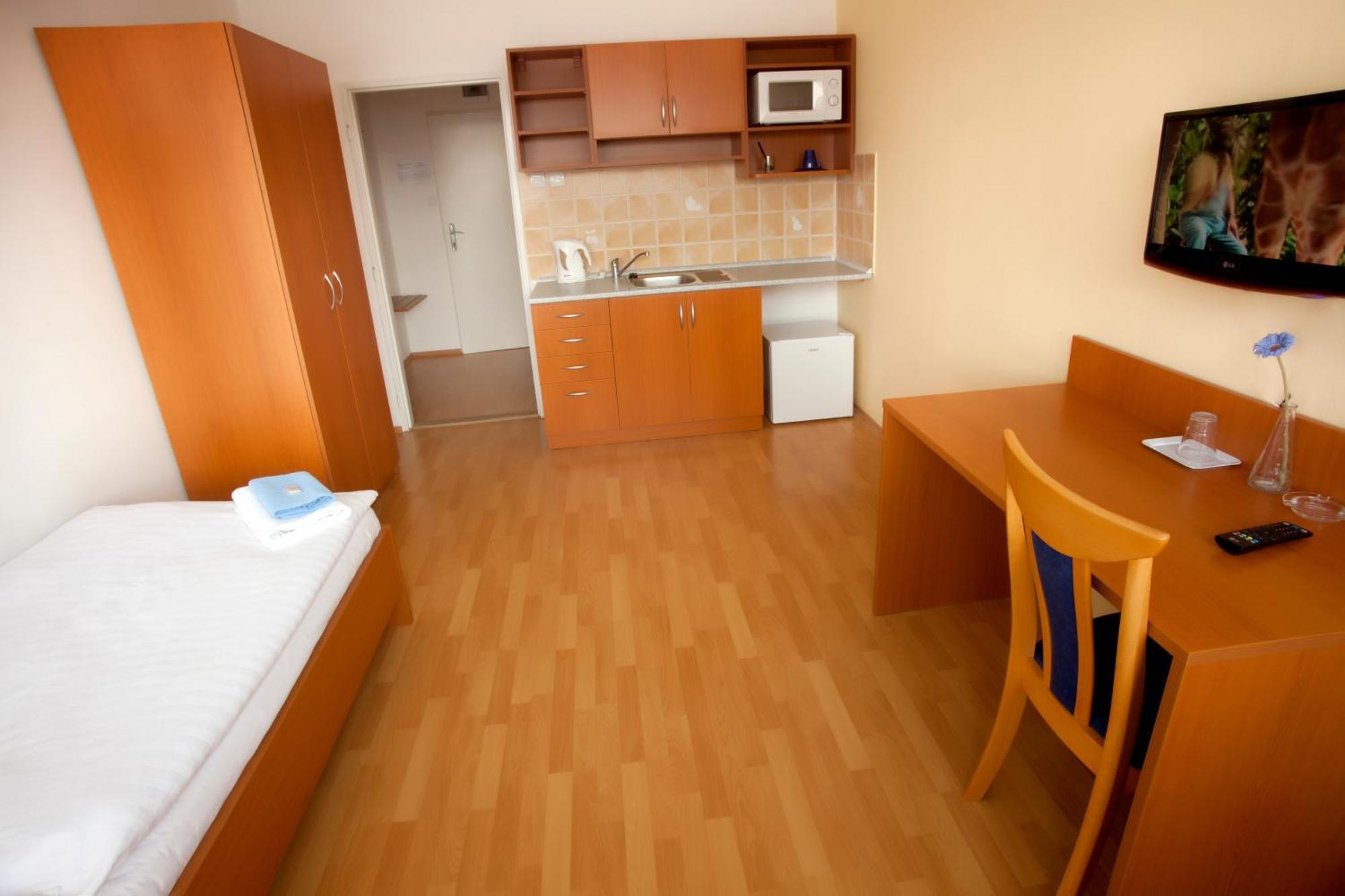 Hotel Veronika Ostrava Bagian luar foto