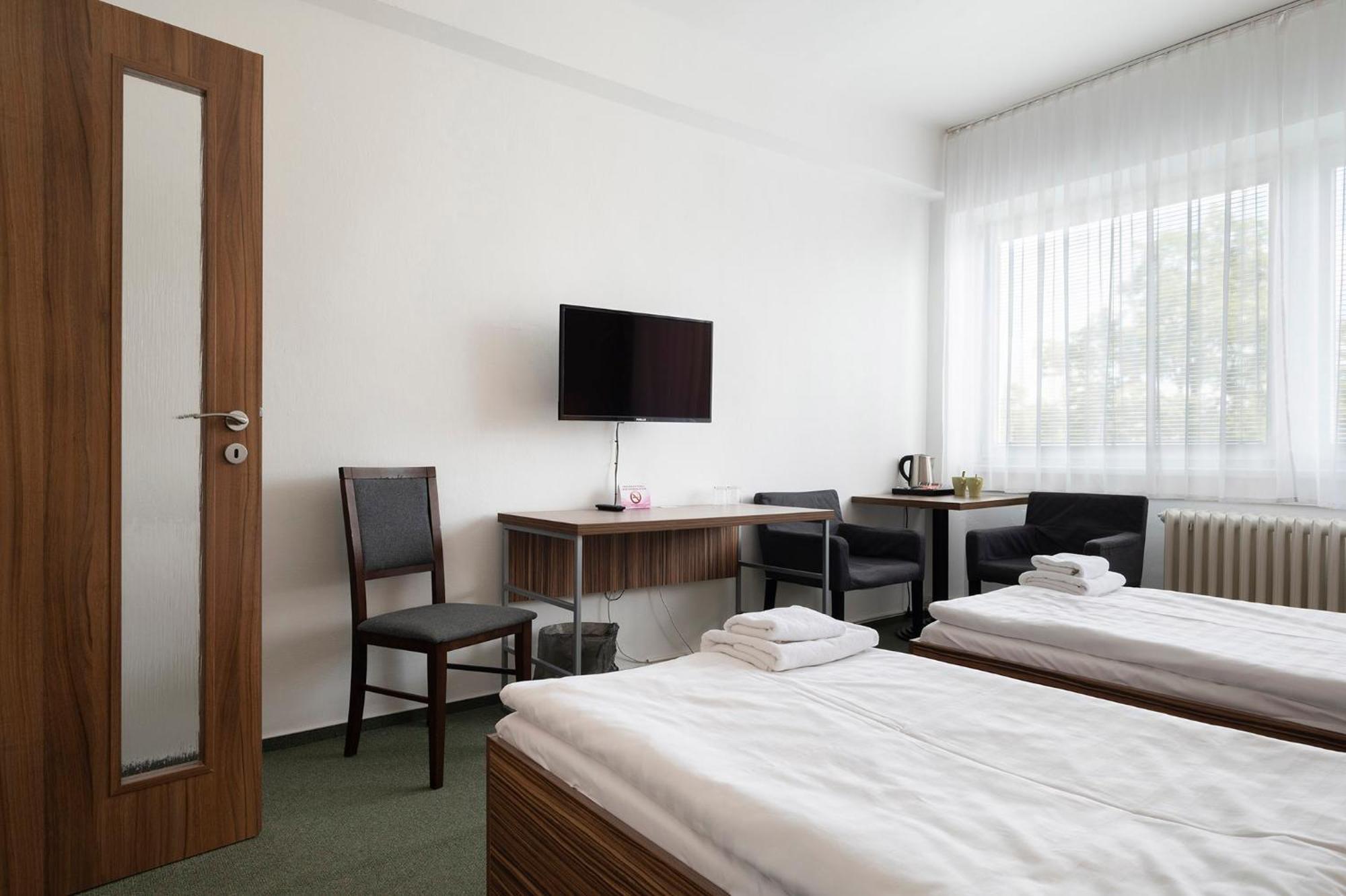 Hotel Veronika Ostrava Bagian luar foto