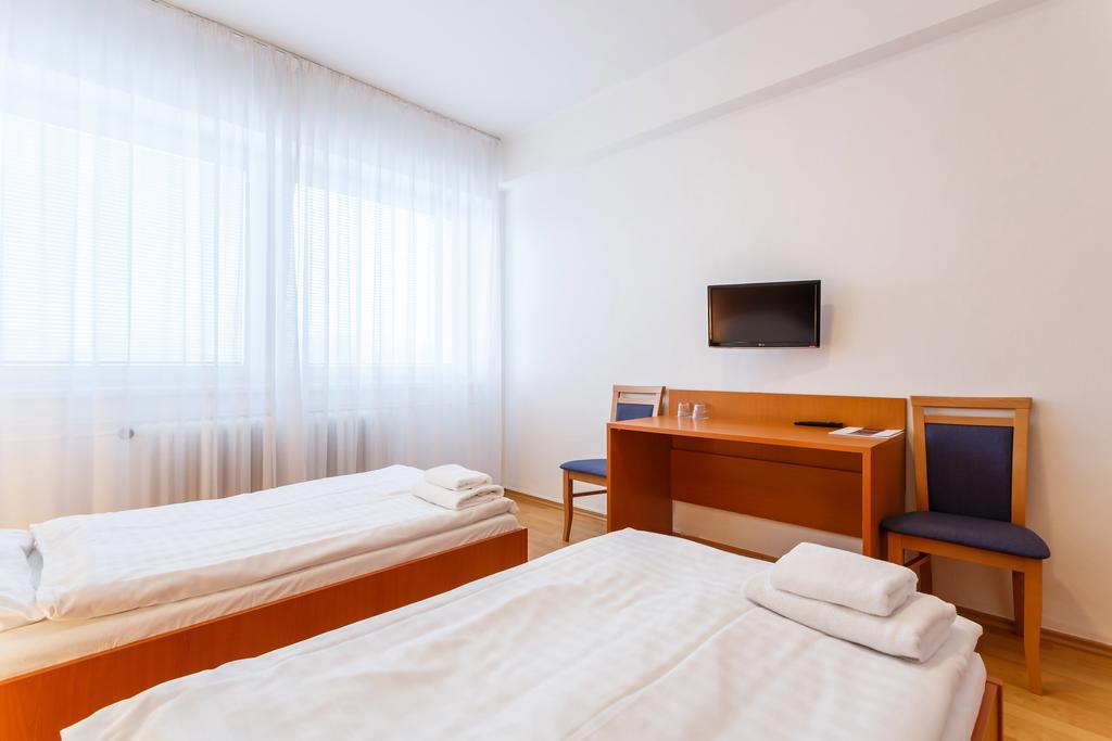 Hotel Veronika Ostrava Bagian luar foto