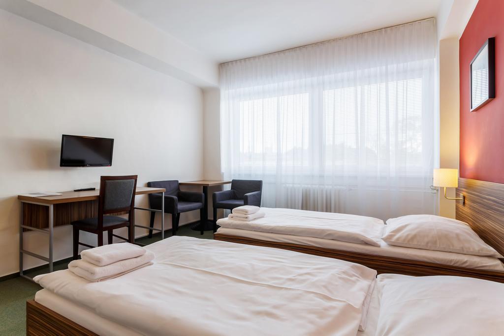 Hotel Veronika Ostrava Bagian luar foto